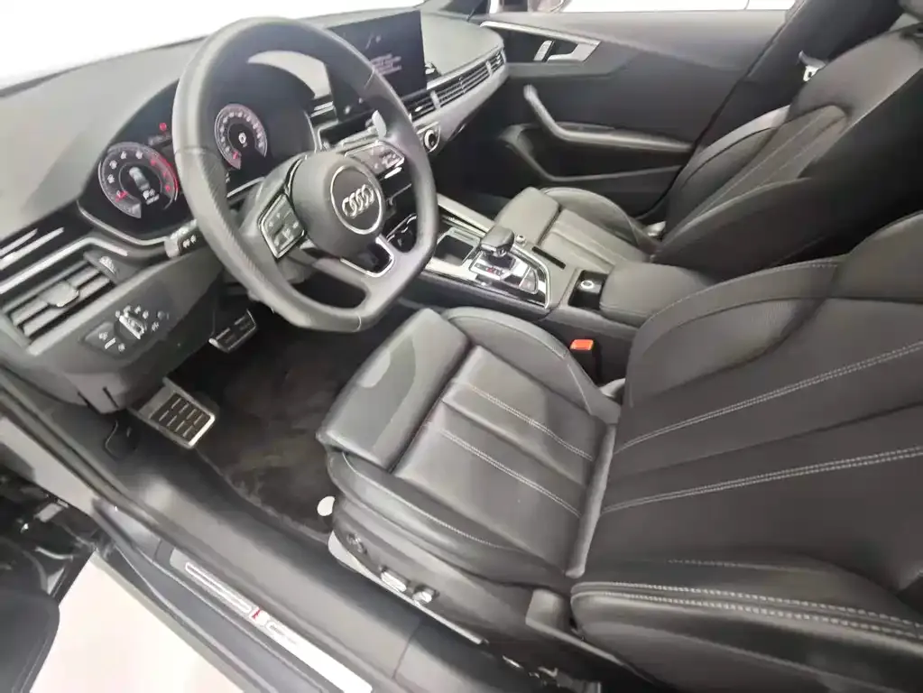 Audi A4L 2022 из CN, фото 7