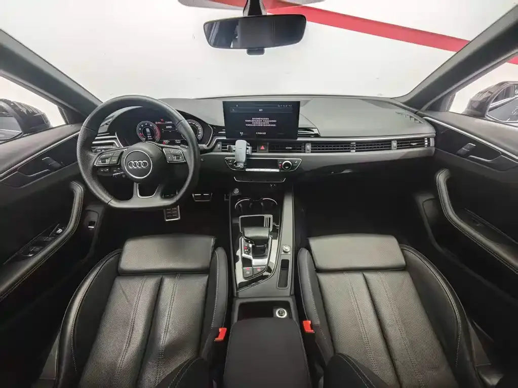 Audi A4L 2022 из CN, фото 8