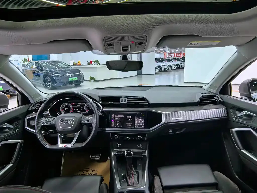 Audi Q3 Sportback — фото 7