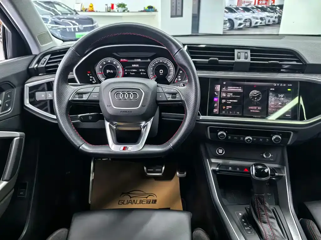 Audi Q3 Sportback — фото 8
