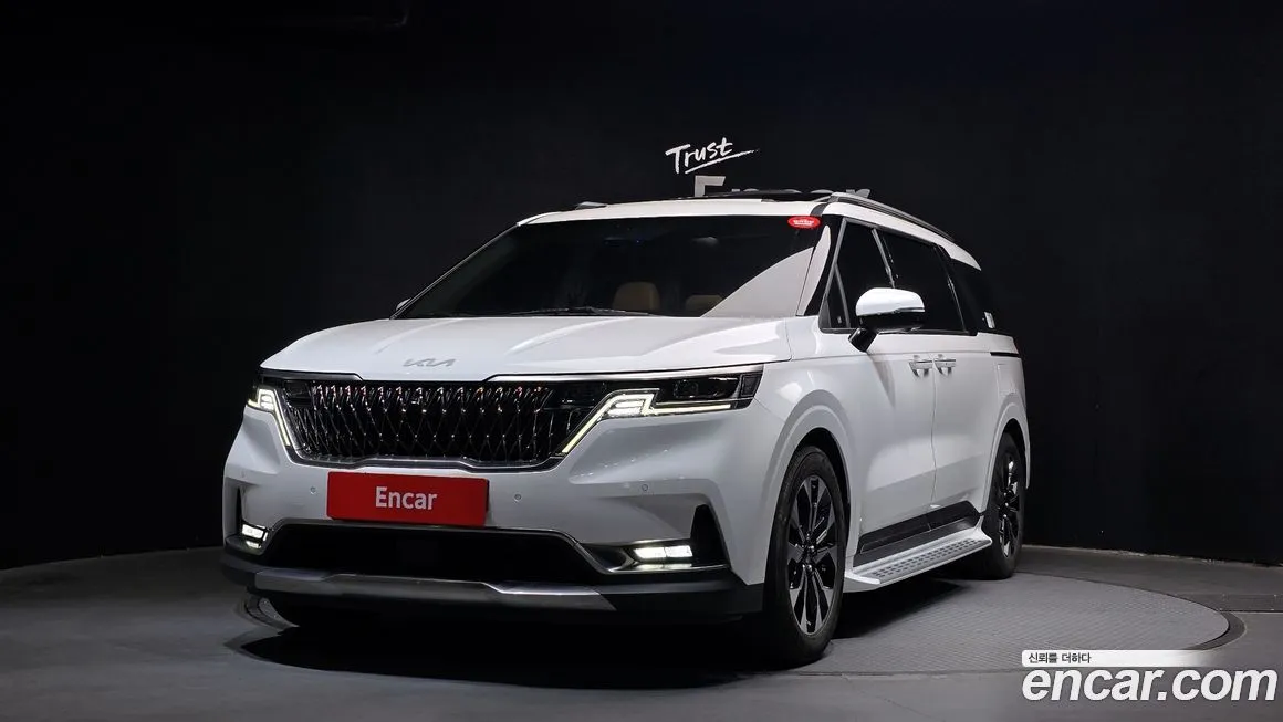 Kia Carnival — фото 1