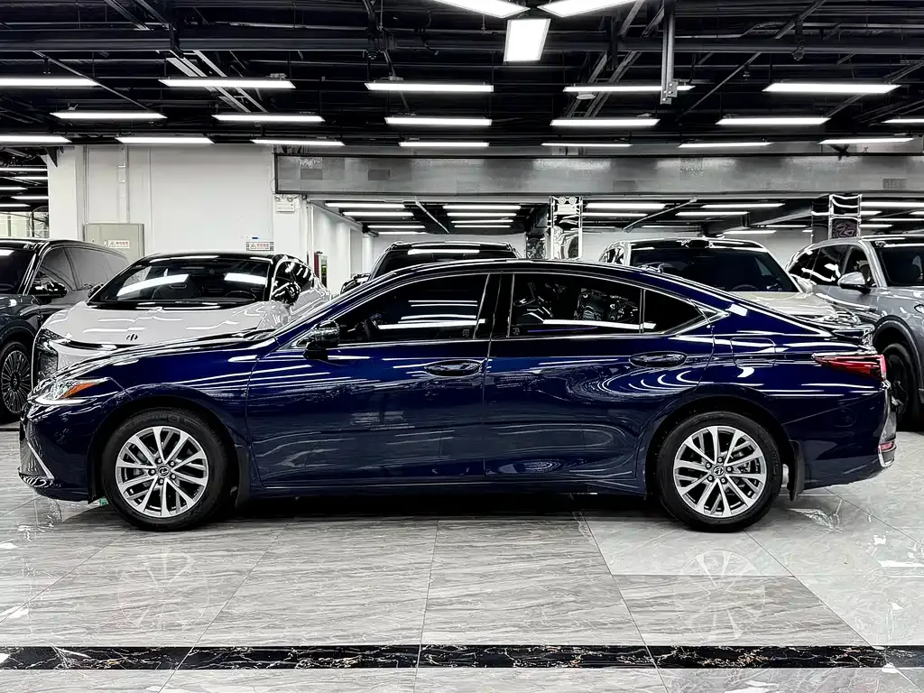 Lexus ES 2023 из CN, фото 9