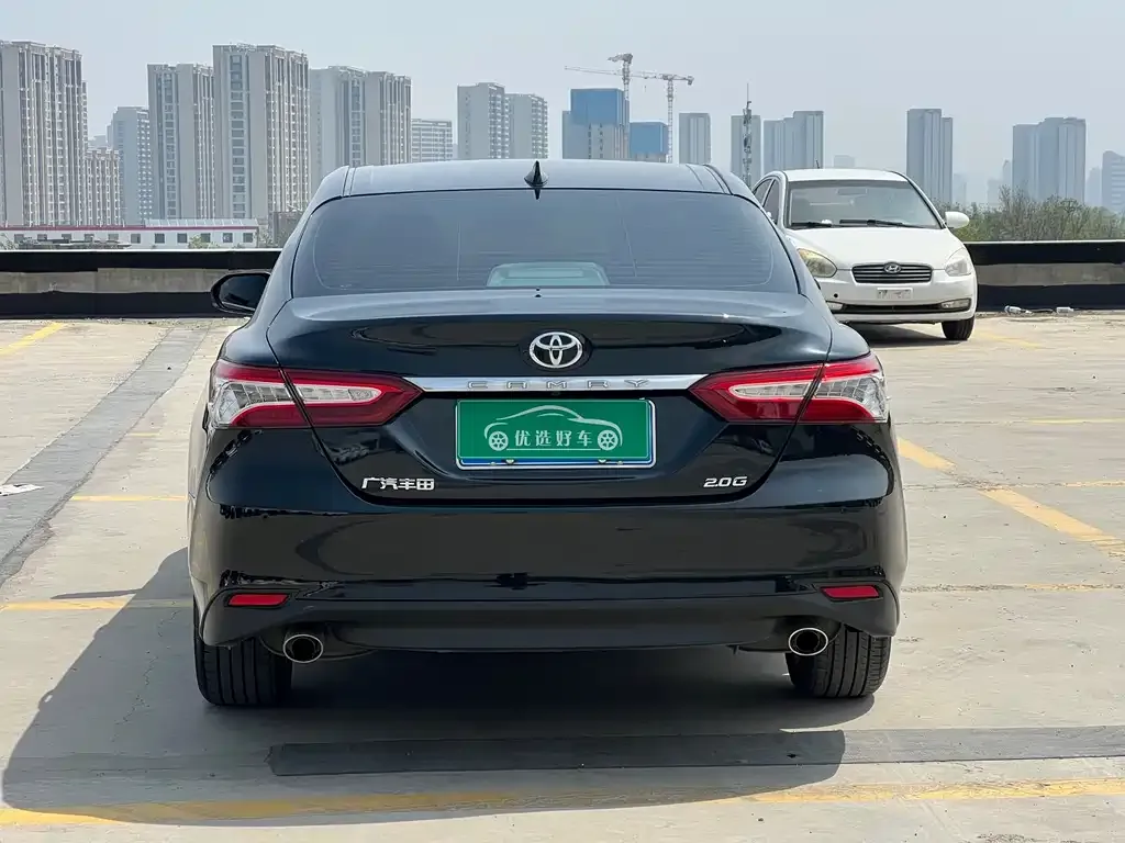 Toyota Camry — фото 9