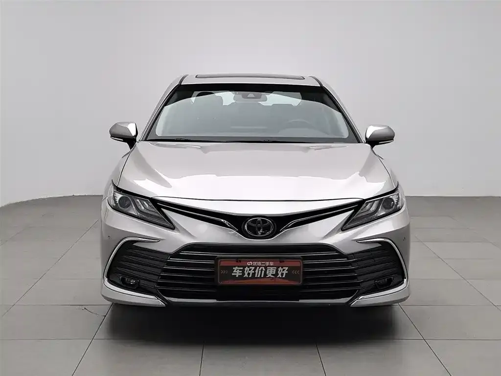 Toyota Camry — фото 6