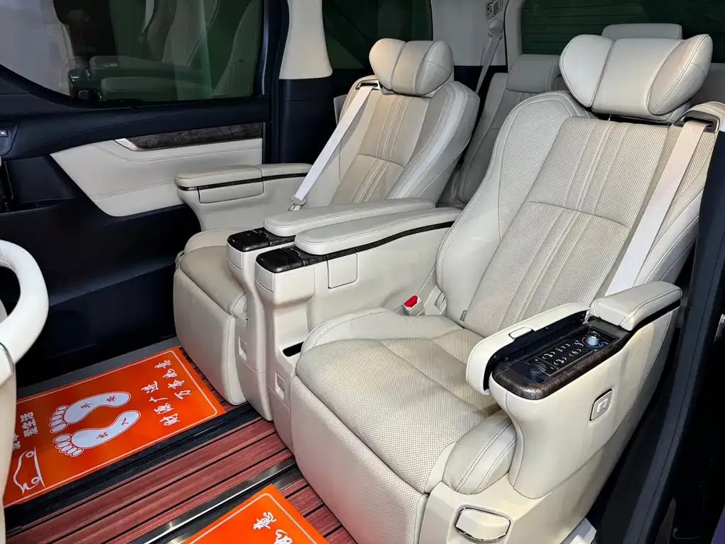 Toyota Alphard 2023 из CN, фото 8