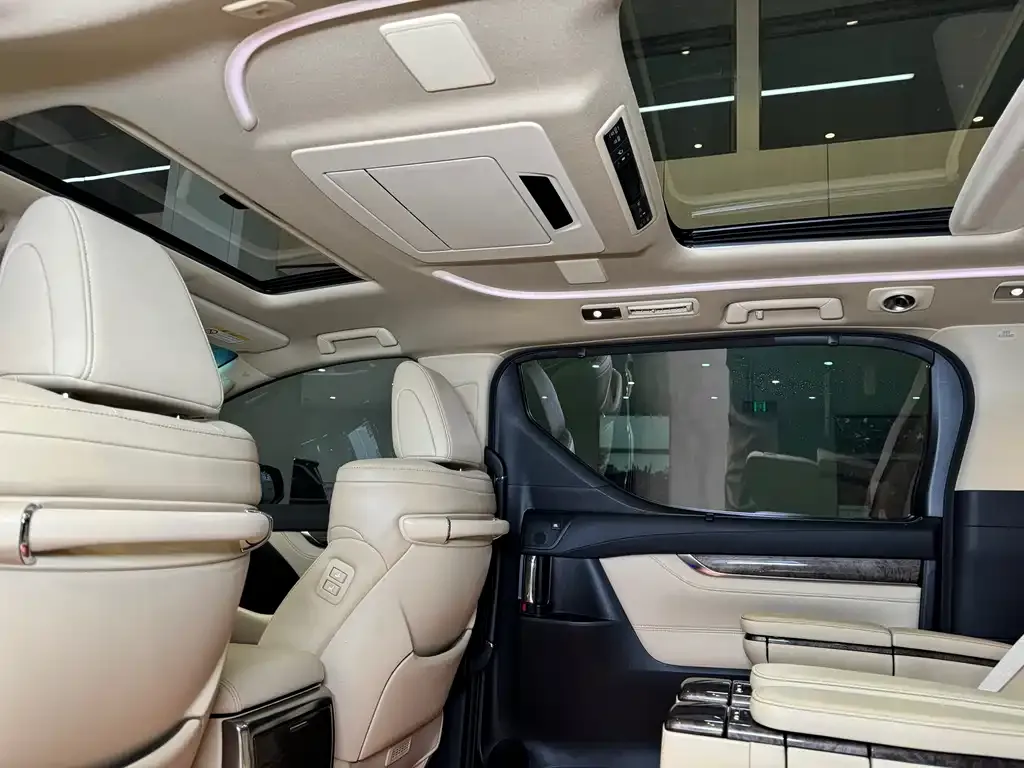 Toyota Alphard 2023 из CN, фото 5