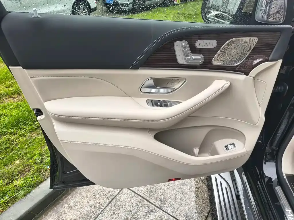 Mercedes-Benz GLS — фото 5