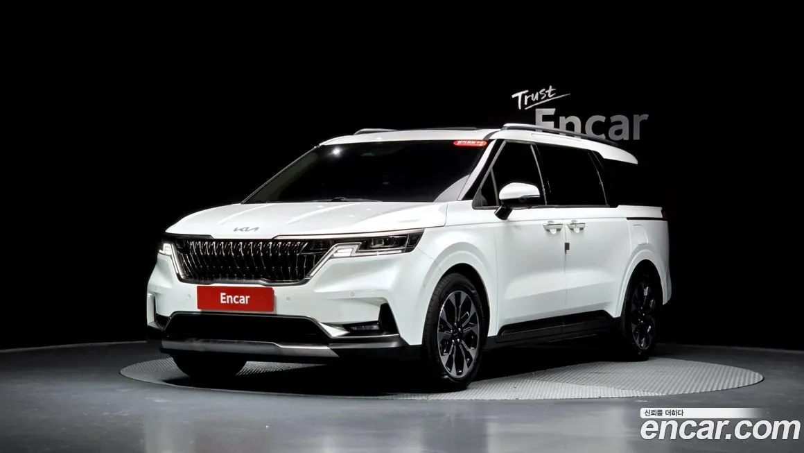 Kia Carnival — фото 1