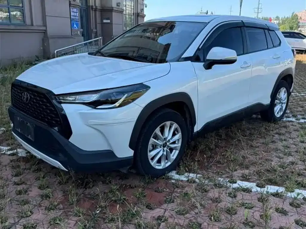 Toyota Corolla Cross — фото 1
