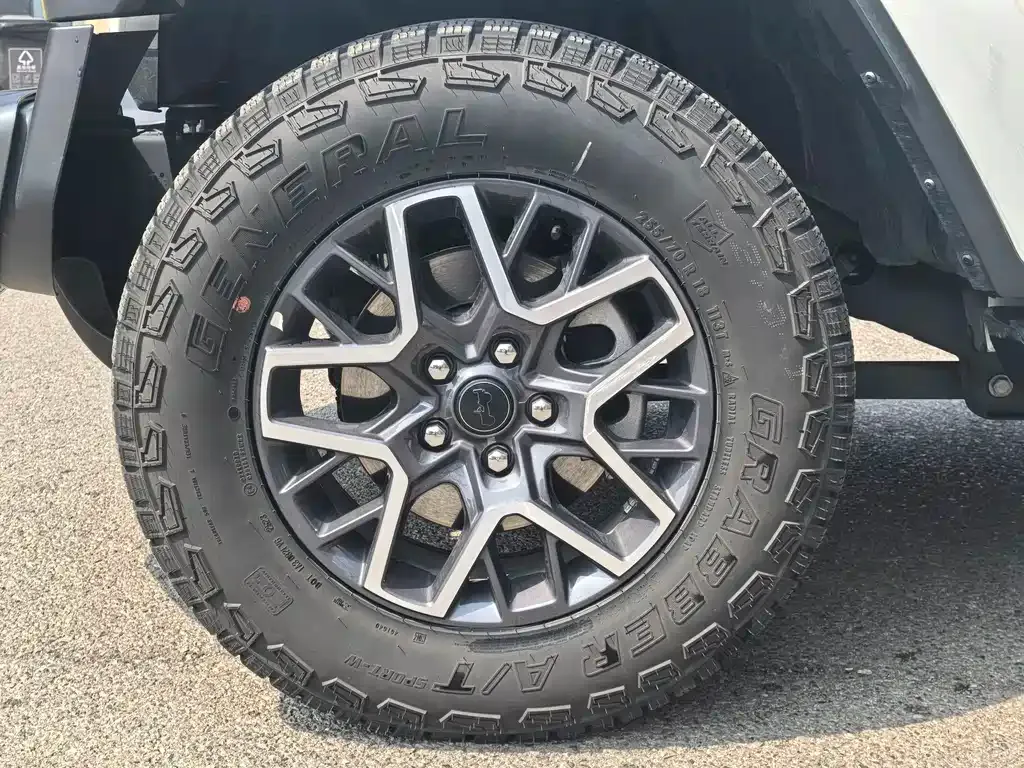 Jeep Wrangler — фото 8