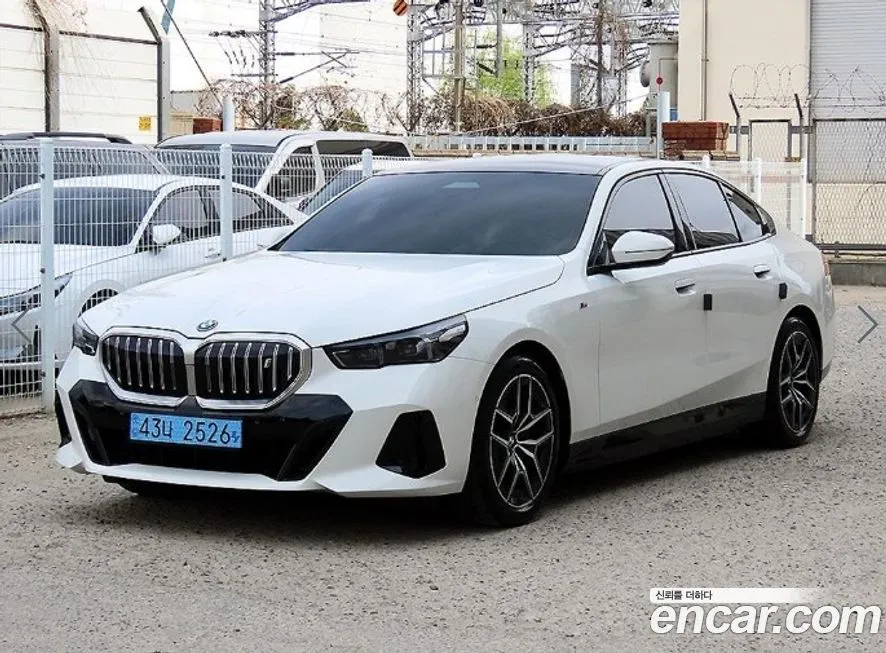 BMW i5 — фото 10