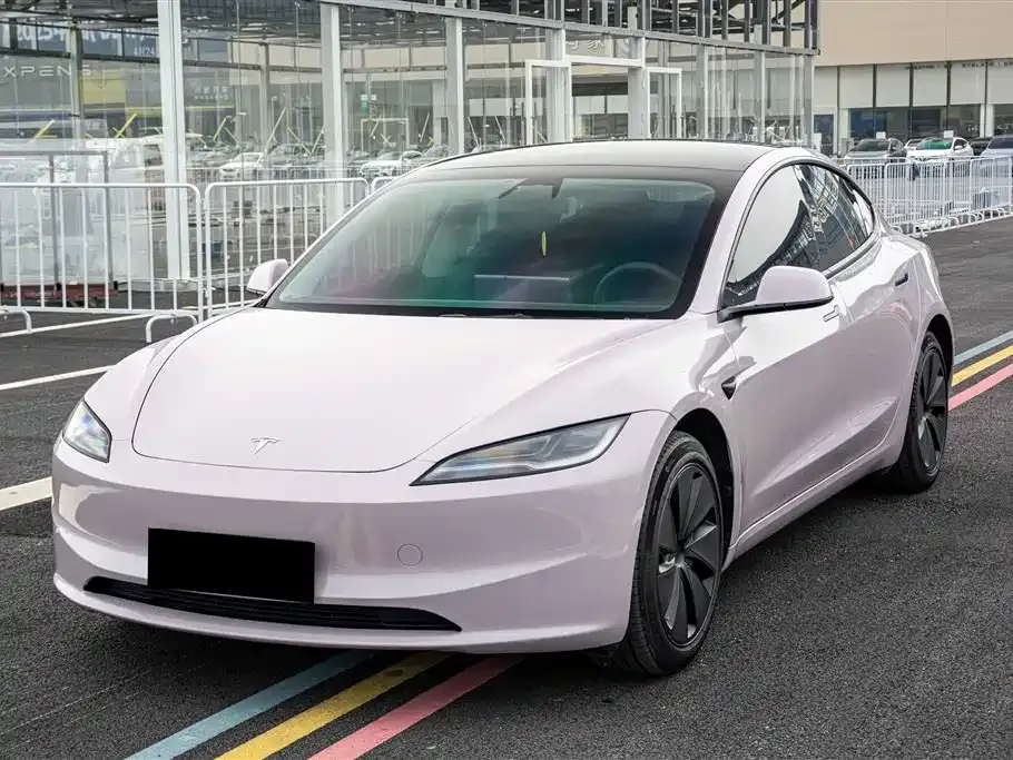 Tesla Model 3 — фото 1