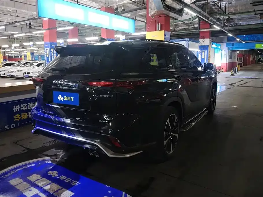 Toyota Crown Kluger 2024 из CN, фото 7