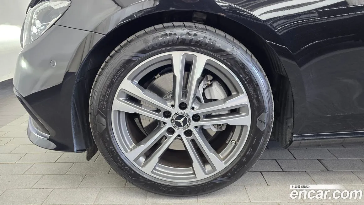 Mercedes-Benz E-Class 2023 из KR, фото 9