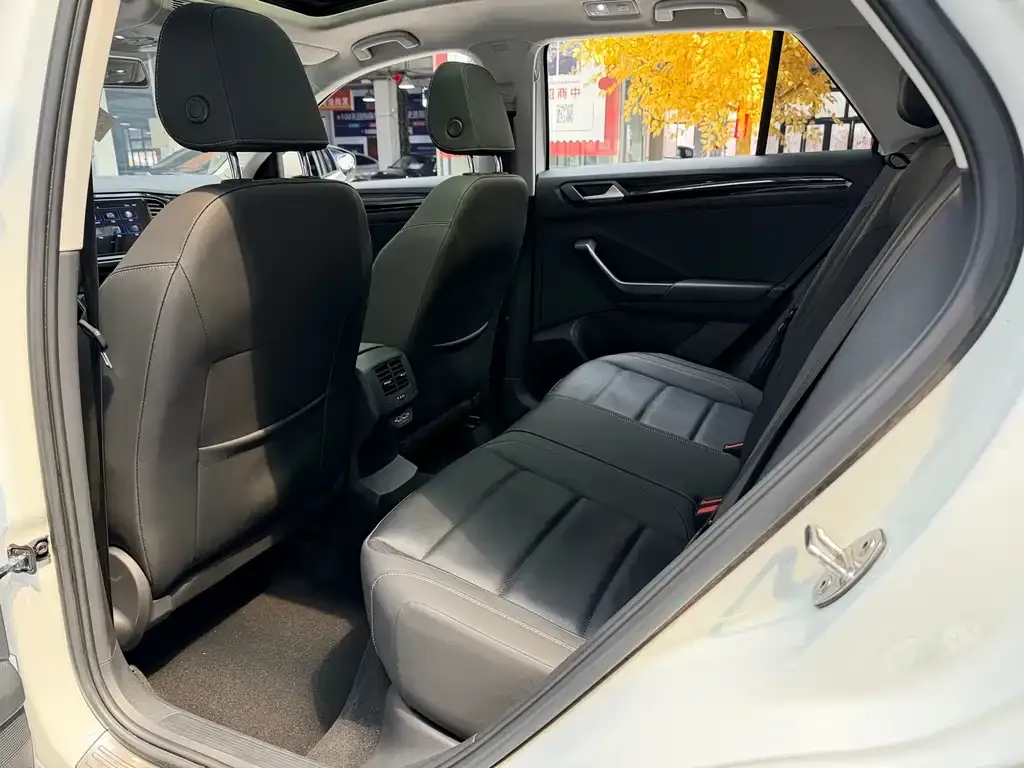 Volkswagen T-Roc 2022 из CN, фото 8