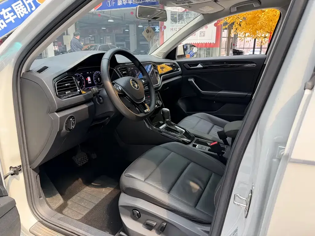 Volkswagen T-Roc 2022 из CN, фото 2