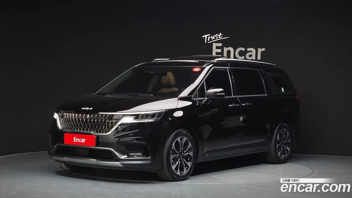 Kia Carnival — фото 1