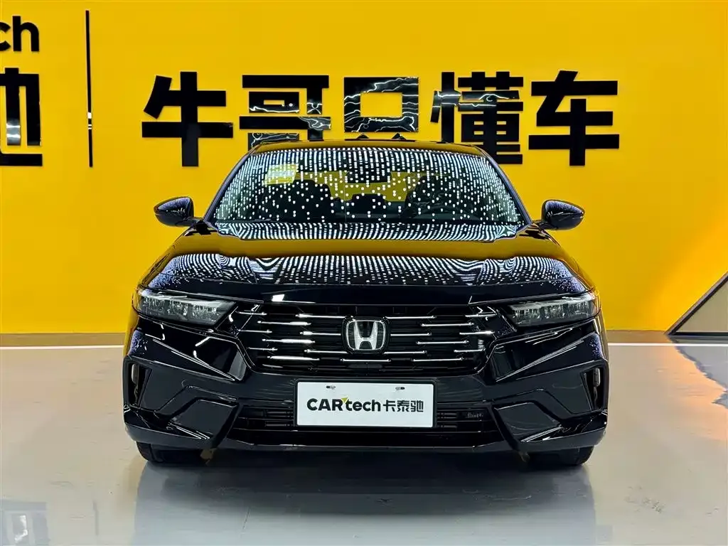 Honda Accord — фото 10