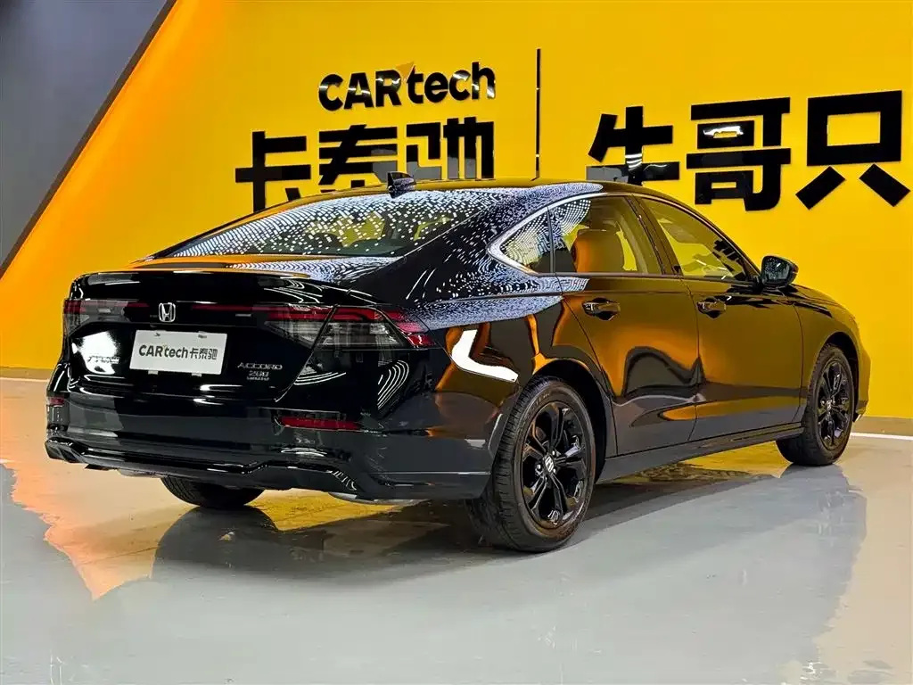 Honda Accord — фото 9