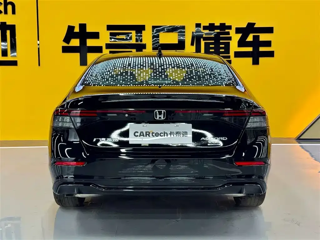 Honda Accord — фото 4