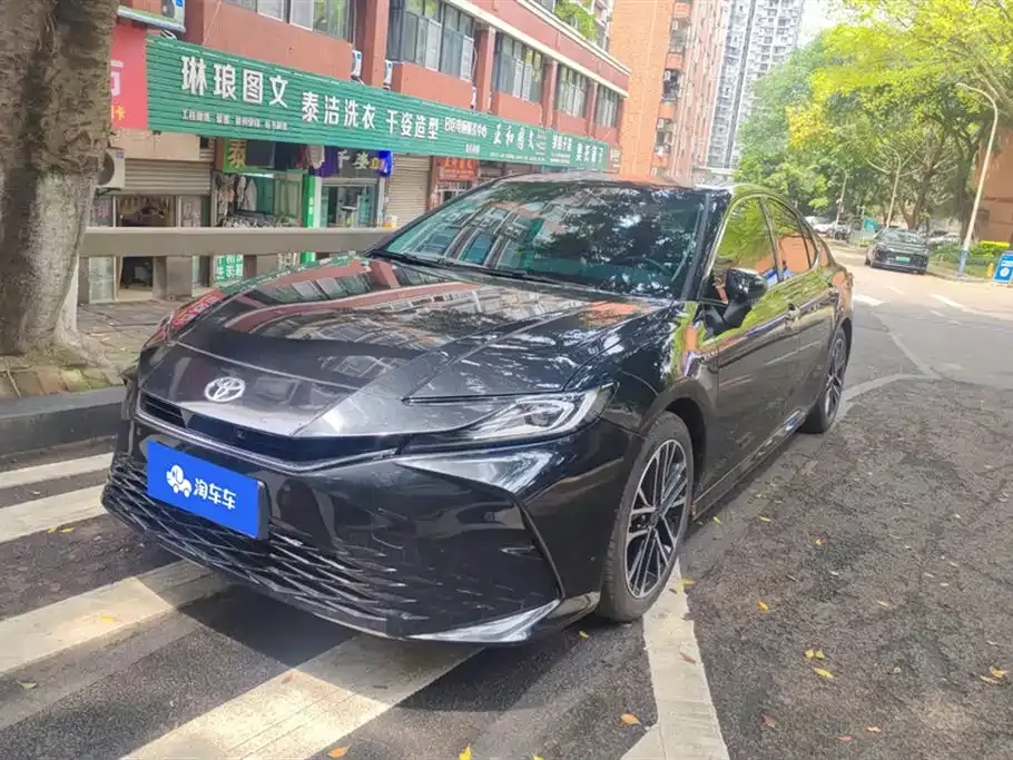 Toyota Camry 2024 из CN, фото 1