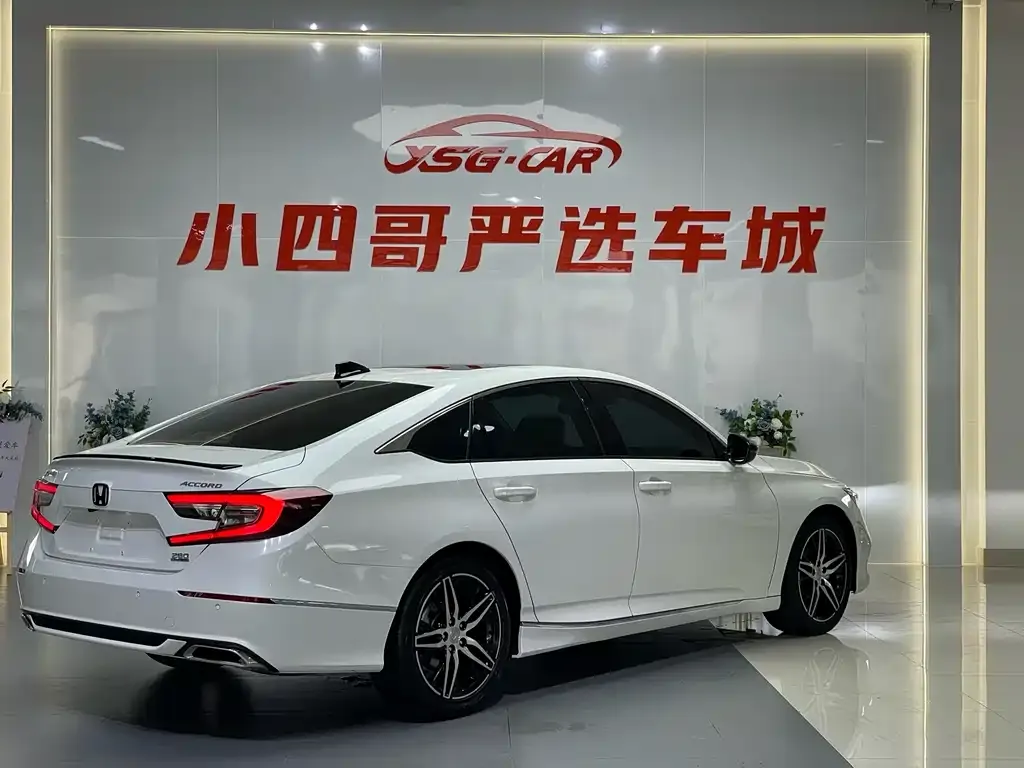 Honda Accord — фото 8