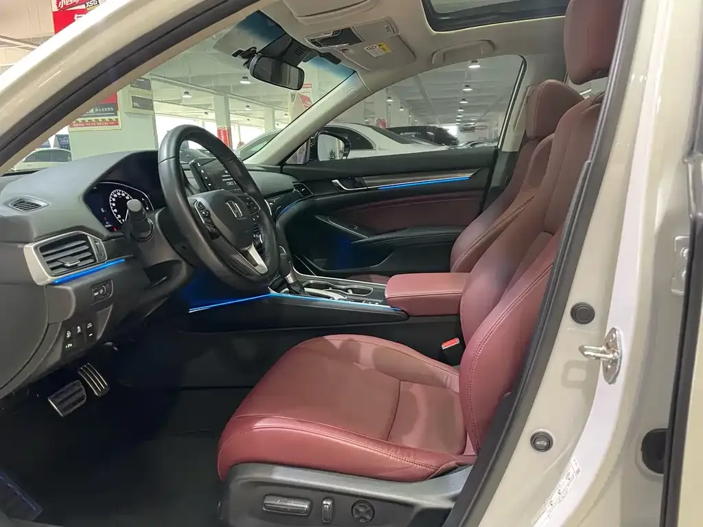 Honda Accord — фото 9