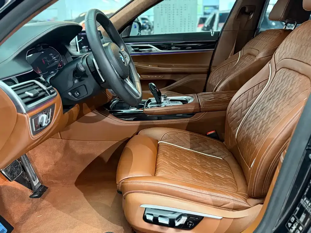 BMW 7 Series 2021 из CN, фото 9