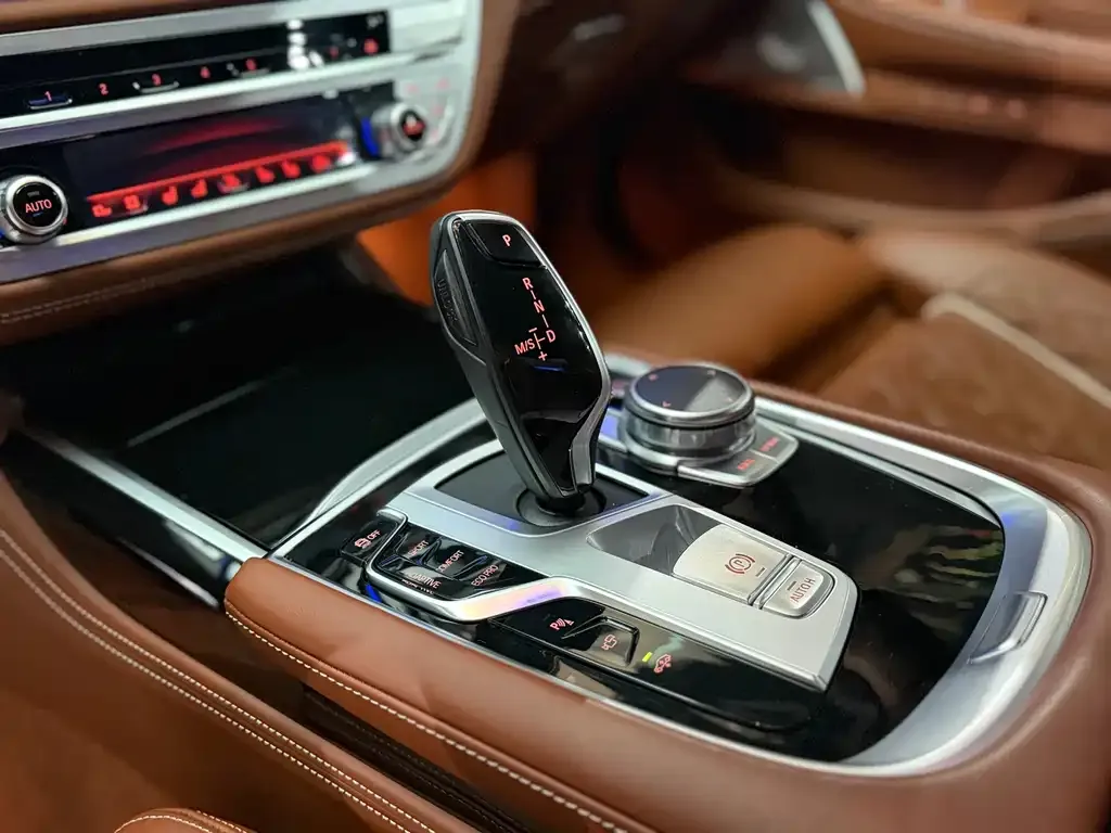 BMW 7 Series 2021 из CN, фото 5