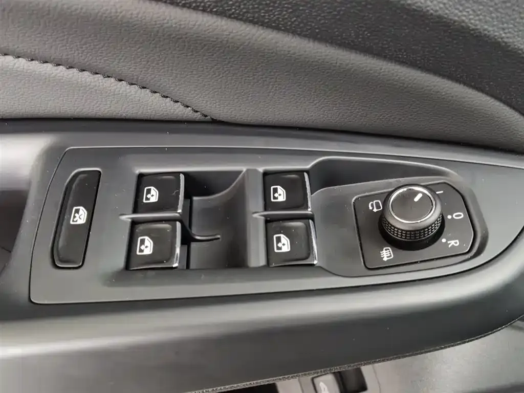 Volkswagen Passat — фото 5