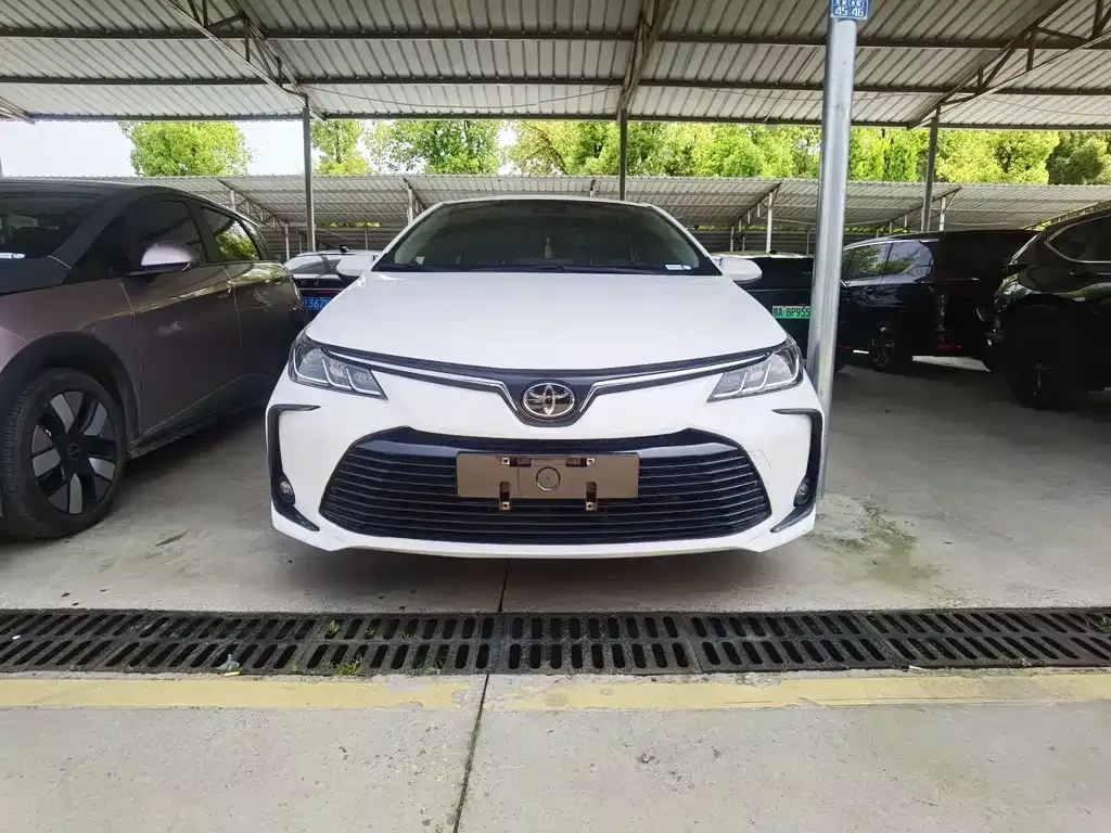 Toyota Corolla — фото 9