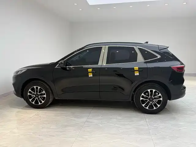 Ford Escape 2023 из CN, фото 5