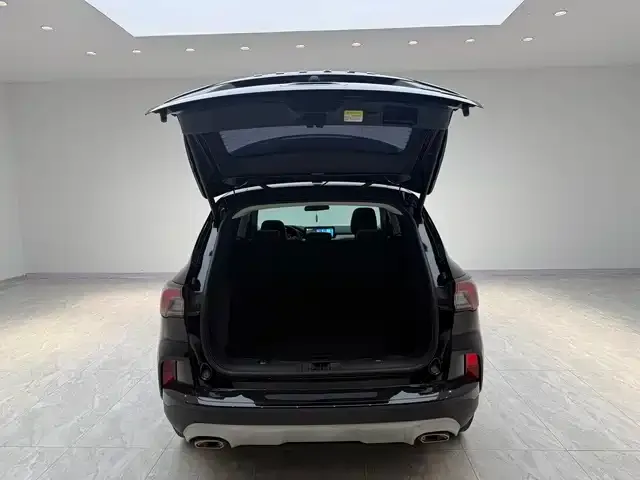 Ford Escape 2023 из CN, фото 3