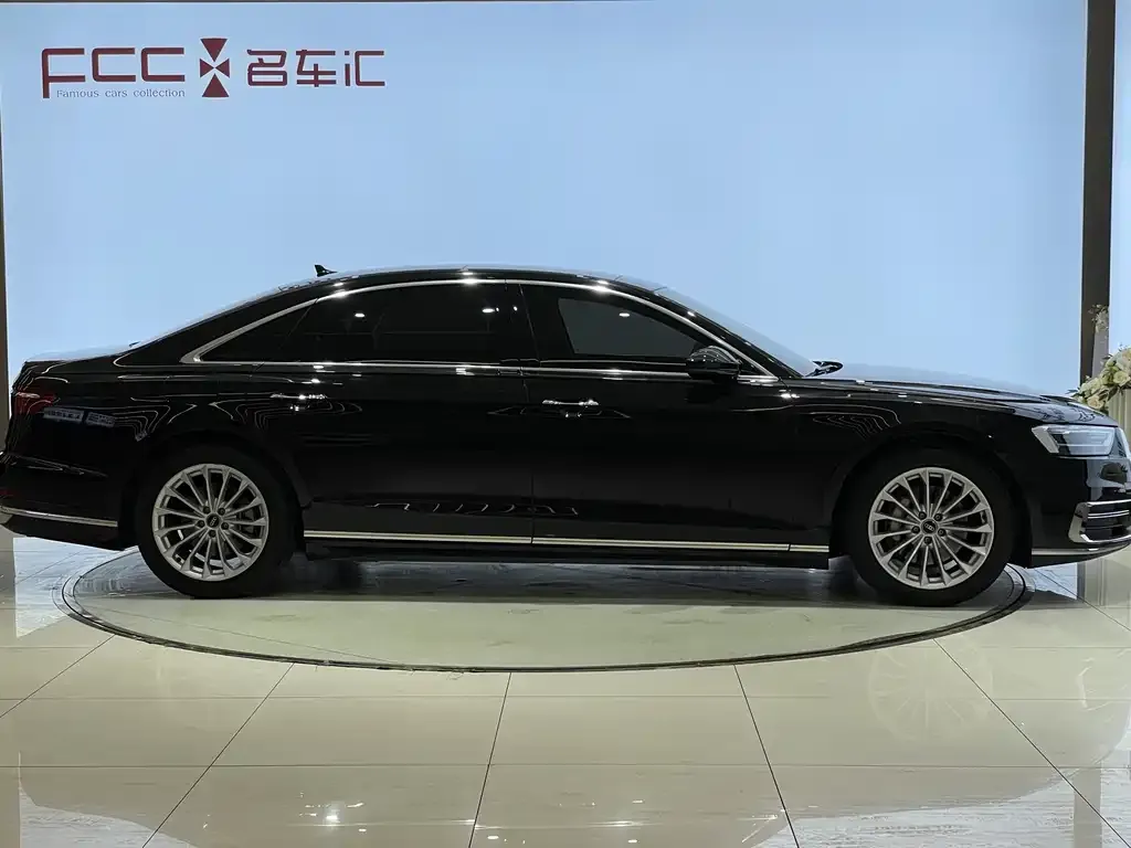 Audi A8 2021 из CN, фото 3