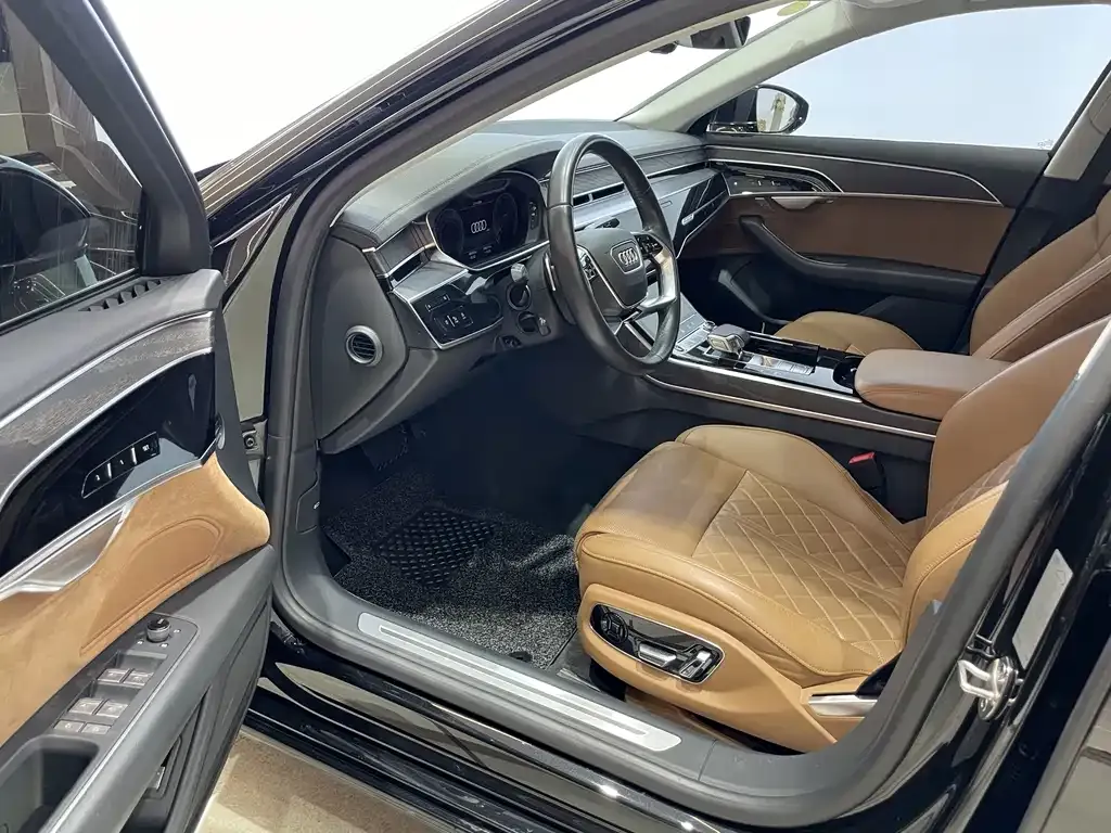 Audi A8 2021 из CN, фото 7