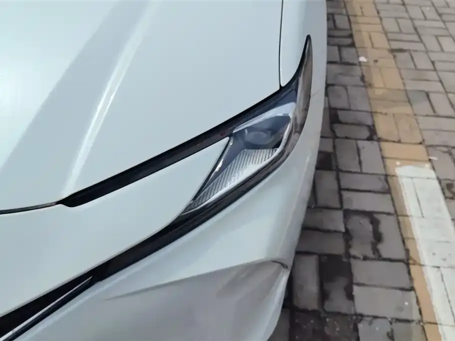 Toyota Camry — фото 7
