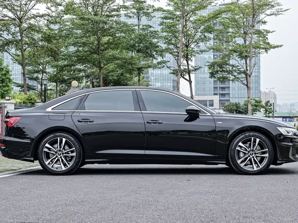 Audi A6L 2022 из CN, фото 10