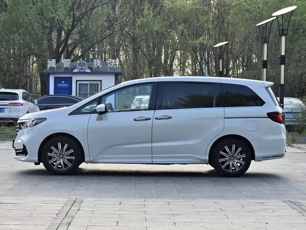 Honda Odyssey — фото 9