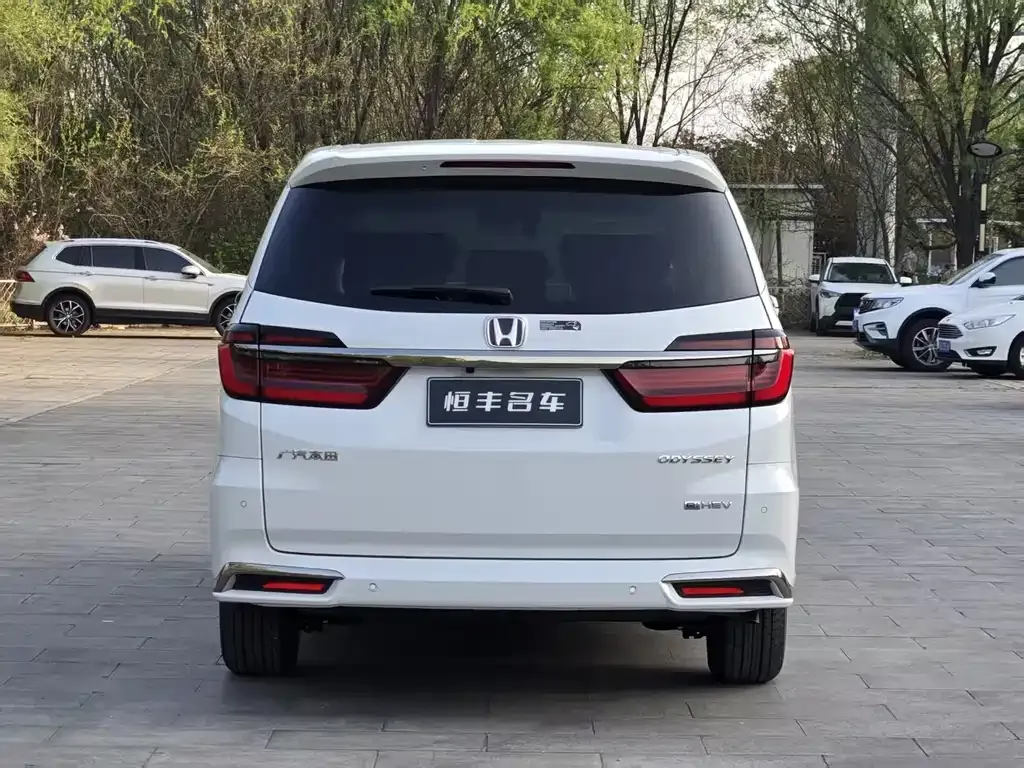 Honda Odyssey — фото 10