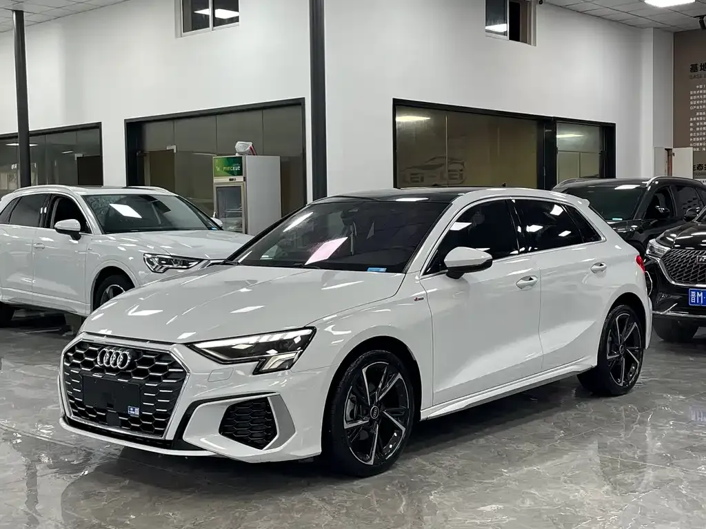 Audi A3 — фото 1