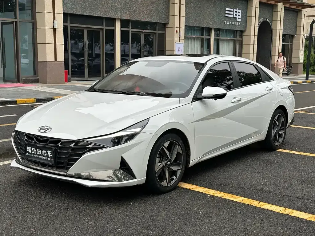 Hyundai Elantra