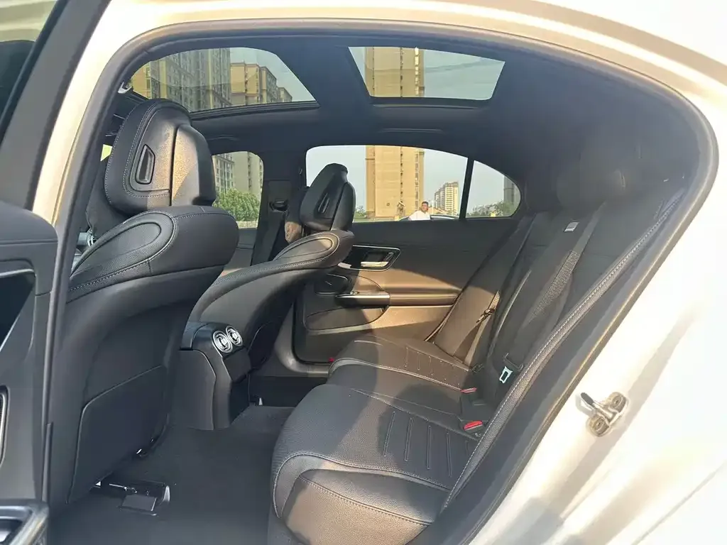 Mercedes-Benz C-Class 2025 из CN, фото 3