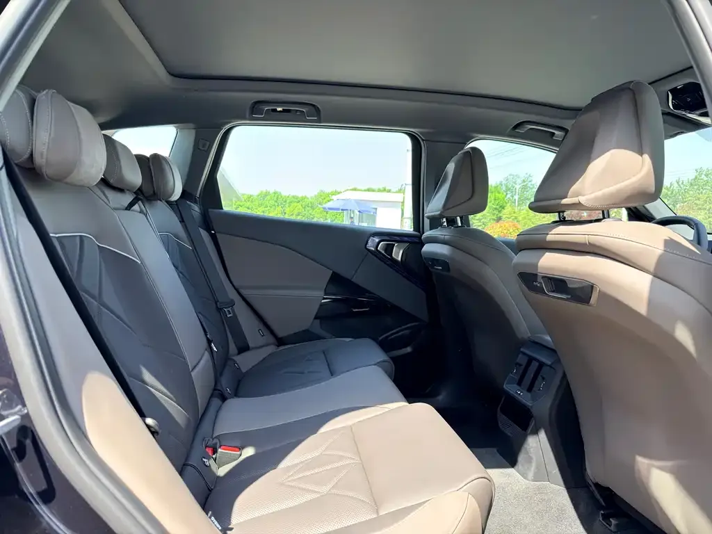 BMW X3 2025 из CN, фото 10