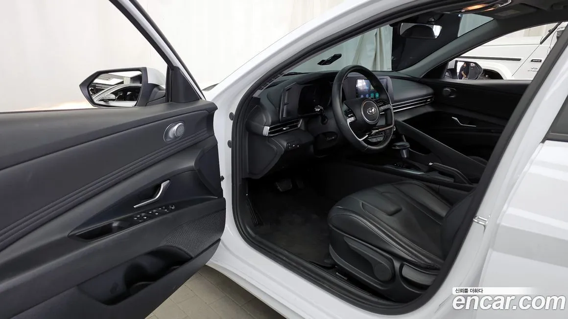 Hyundai AVANTE — фото 3