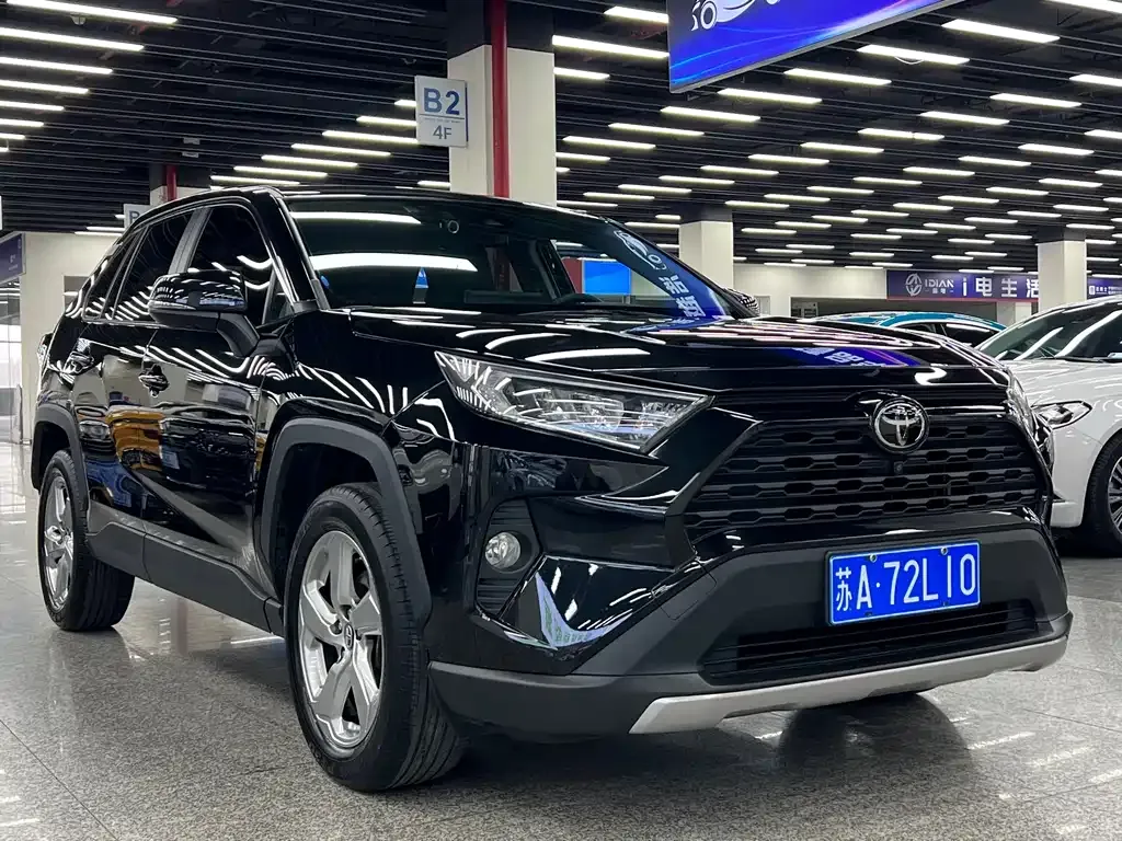 Toyota RAV4 — фото 4