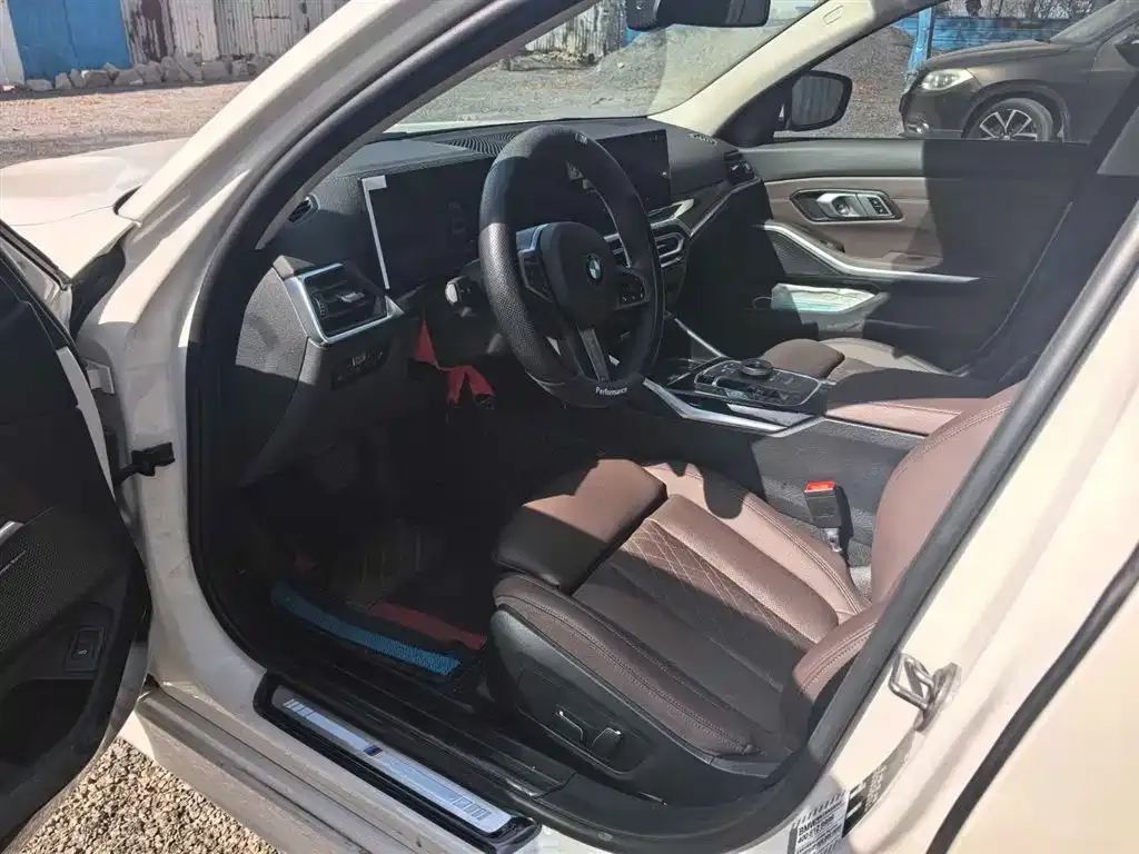BMW 3 Series 2024 из CN, фото 7