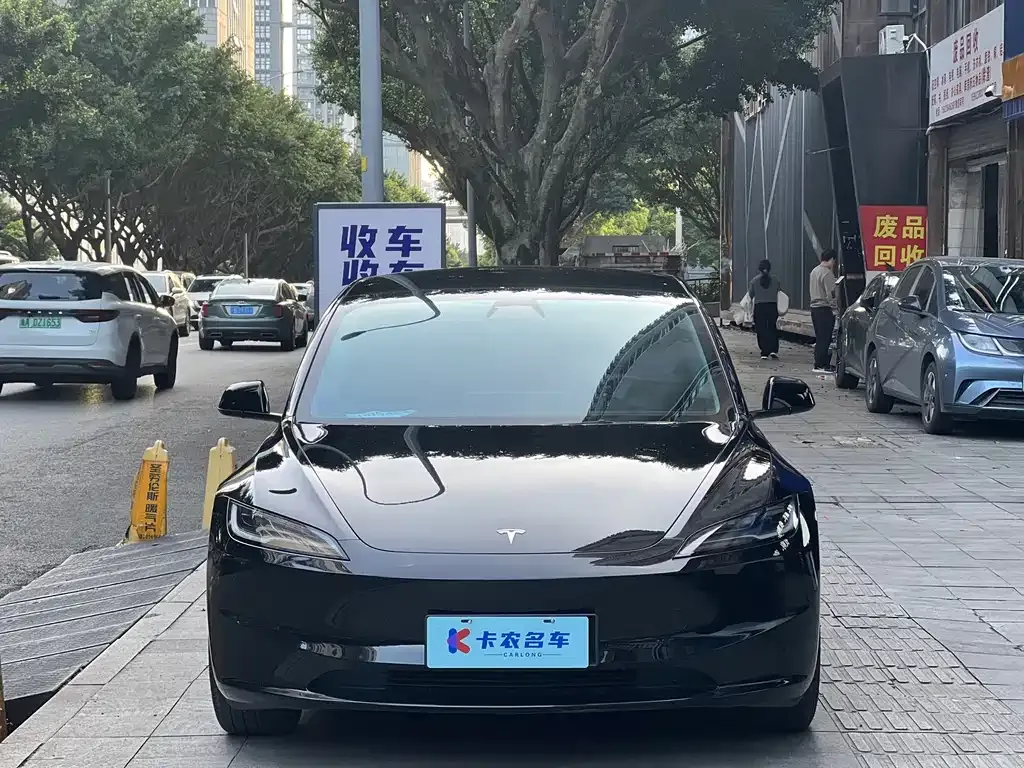 Tesla Model 3 — фото 10