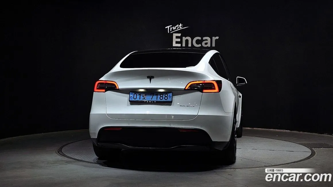 Tesla Model Y — фото 3