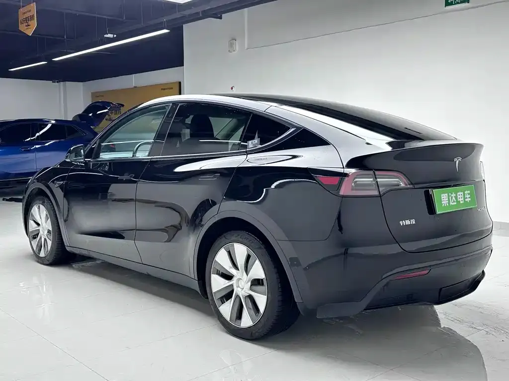 Tesla Model Y — фото 7