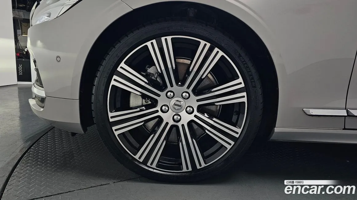 Volvo S90 2024 из KR, фото 4